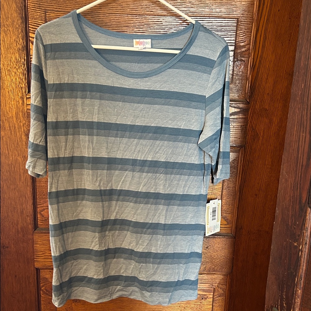 LuLaRoe Gigi Short Sleeve Tee in Blue Stripes